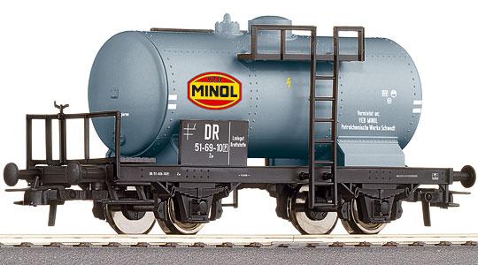 Tank car "Minol"<br /><a href='images/pictures/Roco/56154.jpg' target='_blank'>Full size image</a>
